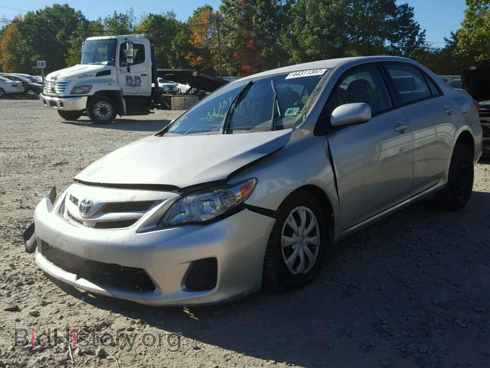 2011 TOYOTA COROLLA - VIN: 2T1BU4EE9BC557166 - Фото 2
