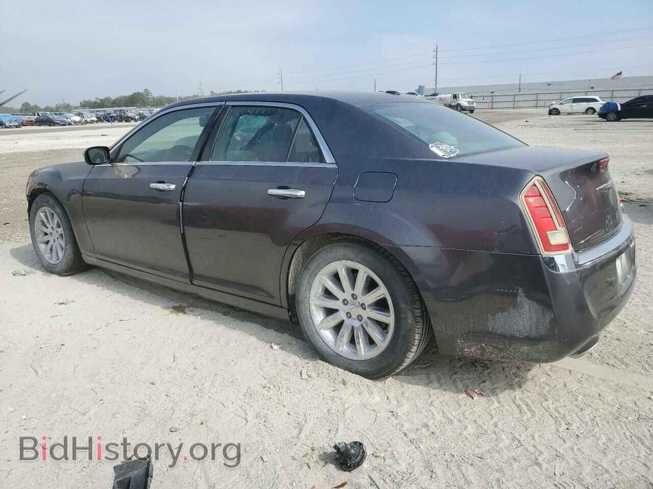 2013 CHRYSLER 300 - VIN: 2C3CCAET3DH544687 - Фото 2