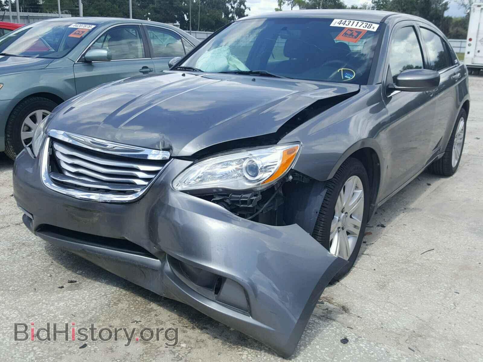 2013 CHRYSLER 200 - VIN: 1C3CCBAB4DN704909 - Фото 2