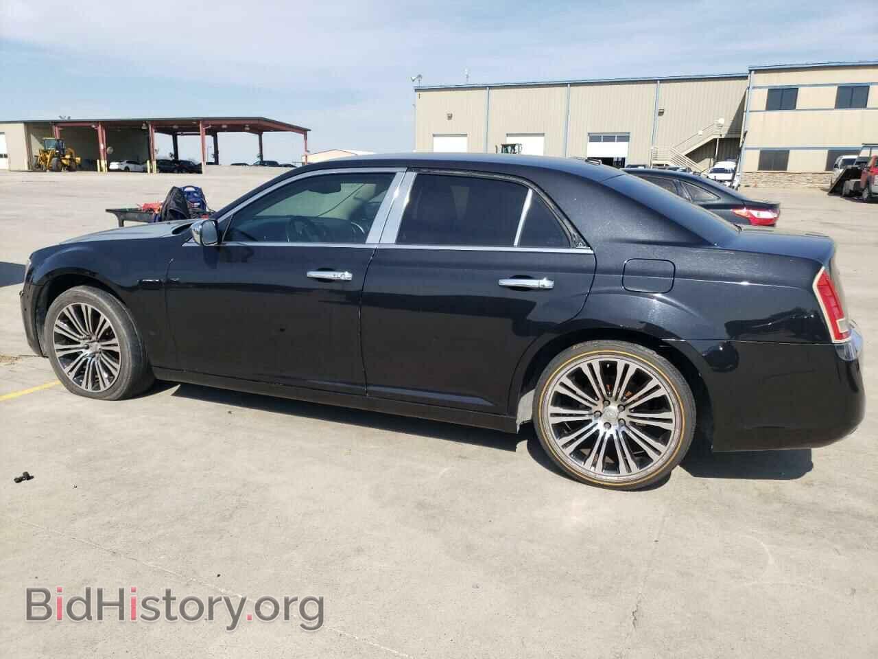 2011 CHRYSLER 300 - VIN: 2C3CA4CG9BH526365 - Фото 2