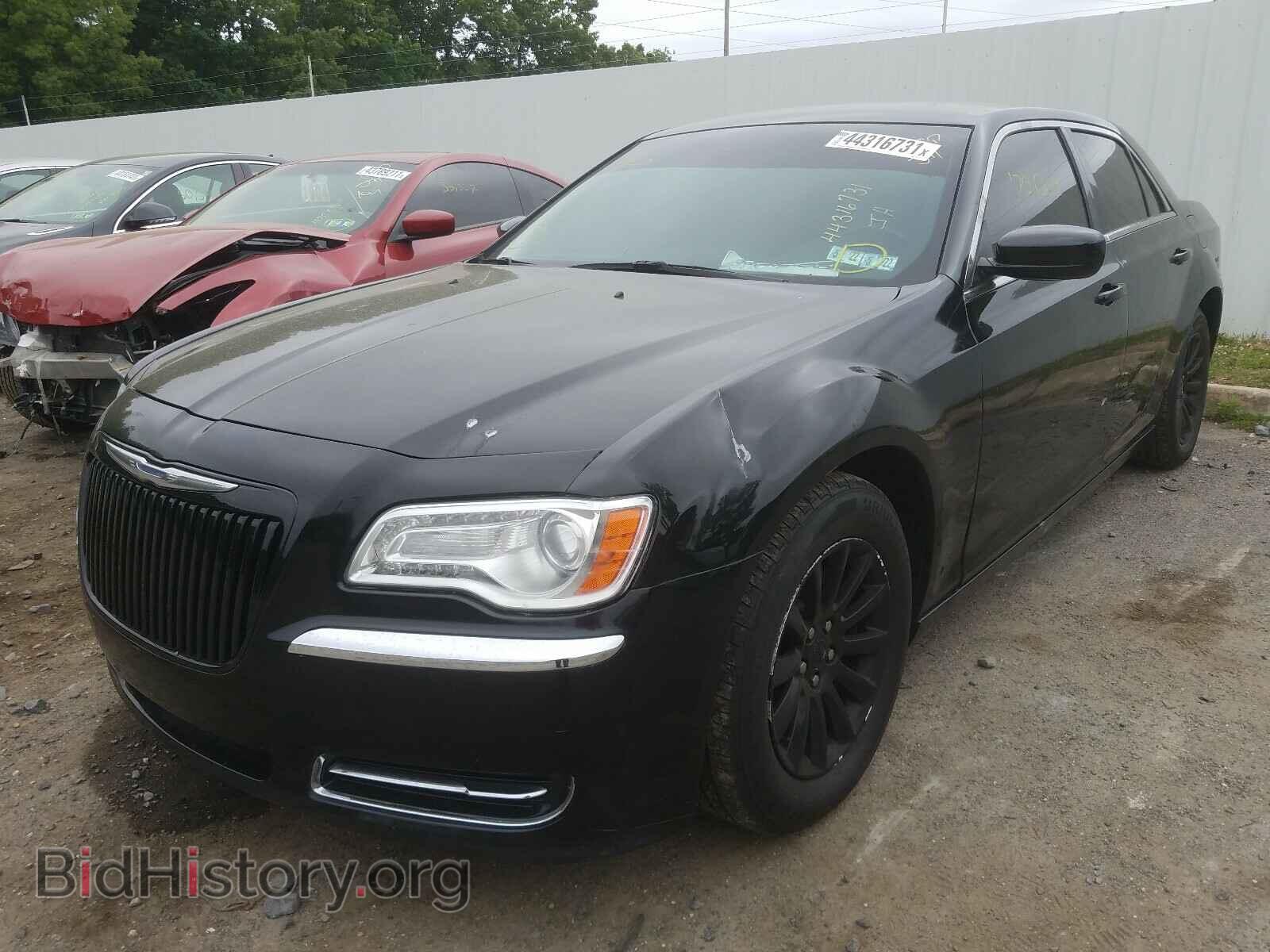 2013 CHRYSLER 300 - VIN: 2C3CCAAGXDH731918 - Фото 2