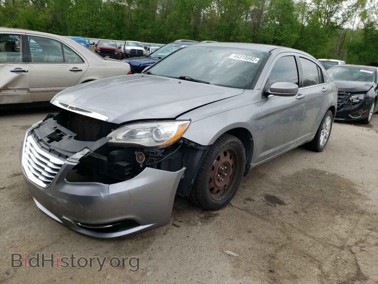 2013 CHRYSLER 200 - VIN: 1C3CCBAB3DN689819 - Photo 2
