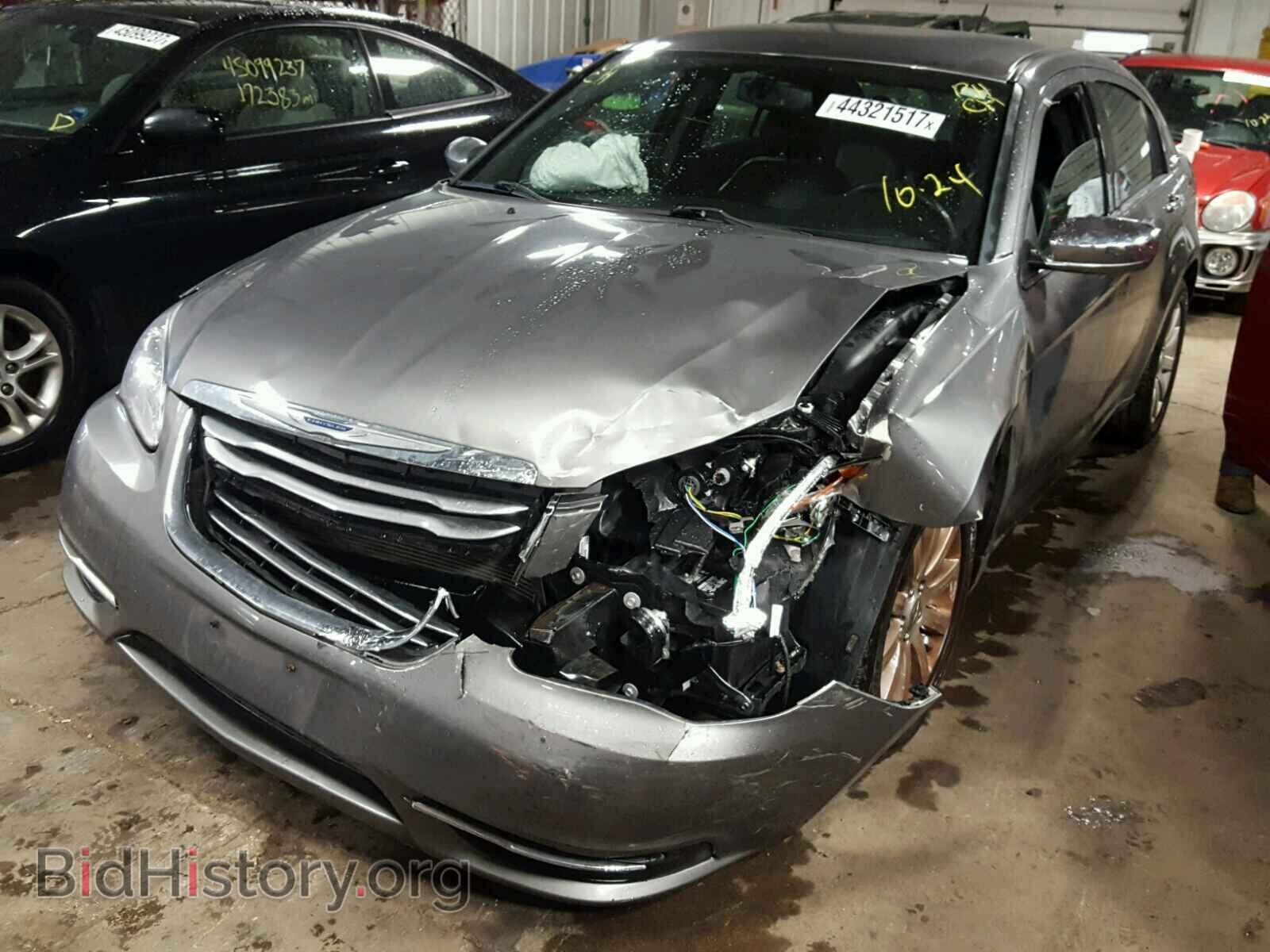 2013 CHRYSLER 200 - VIN: 1C3CCBCG3DN543218 - Фото 2