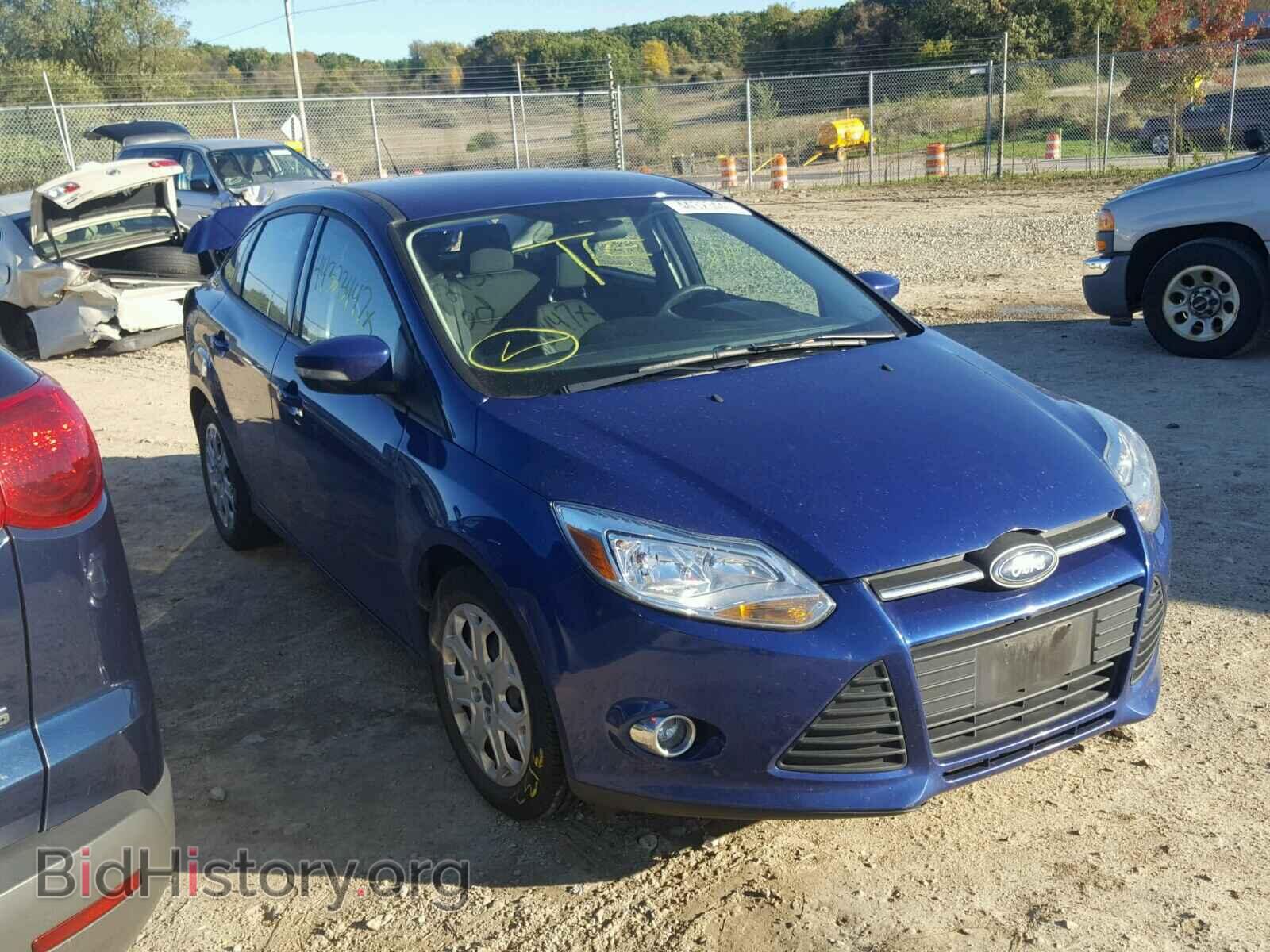 Photo 1FAHP3F28CL302881 - FORD FOCUS 2012