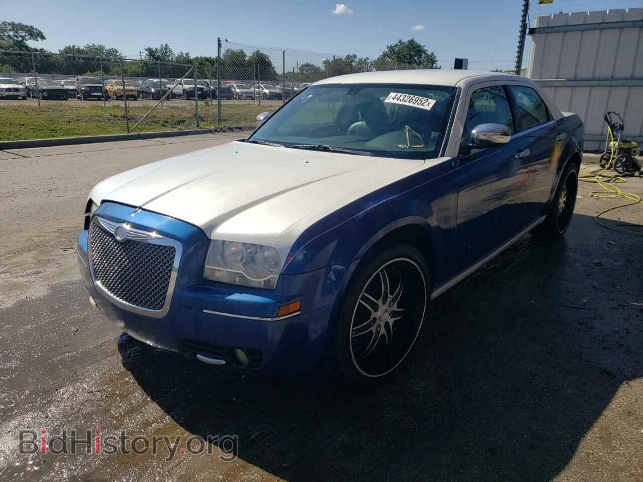 2010 CHRYSLER 300 - VIN: 2C3CA5CV2AH324907 - Фото 2