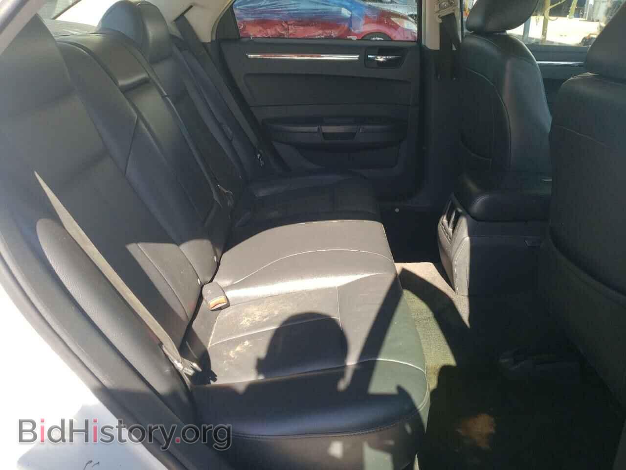 2010 CHRYSLER 300 - VIN: 2C3CA5CV2AH324907 - Фото 6