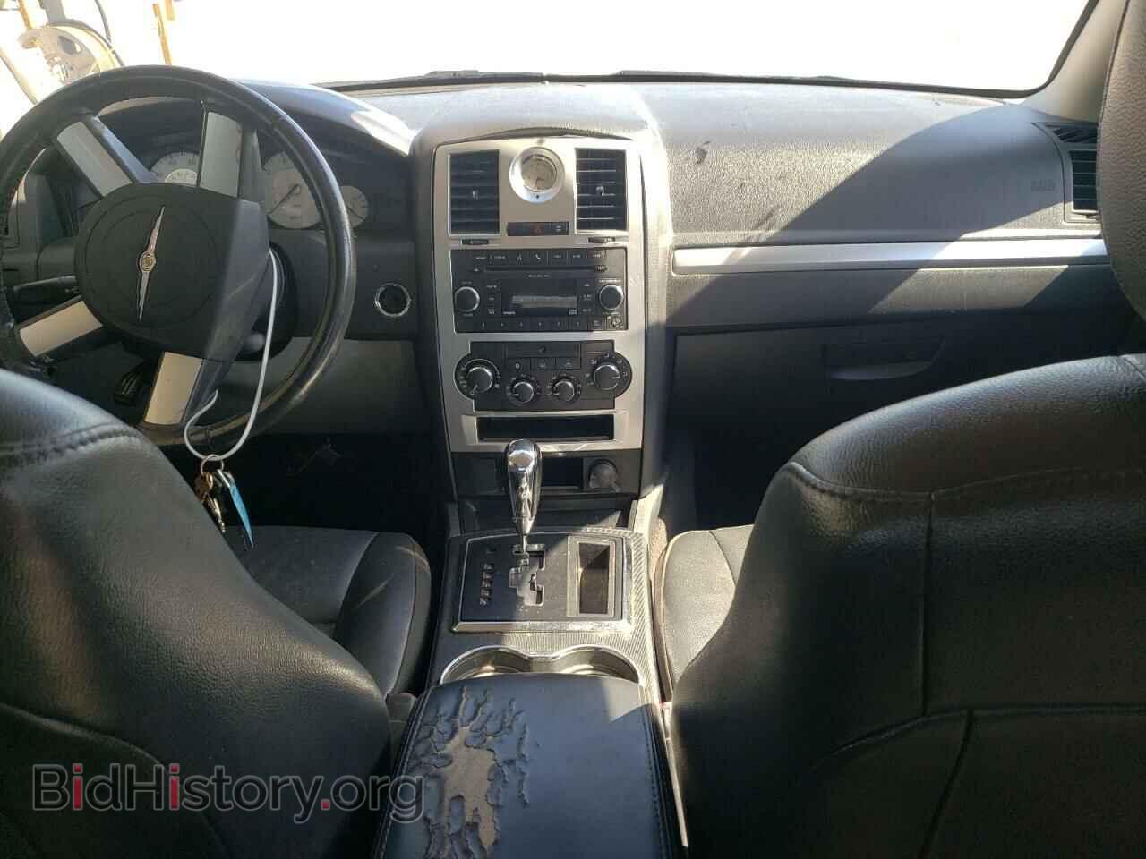 2010 CHRYSLER 300 - VIN: 2C3CA5CV2AH324907 - Фото 9