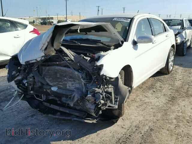 2013 CHRYSLER 200 - VIN: 1C3CCBBB2DN592903 - Фото 2
