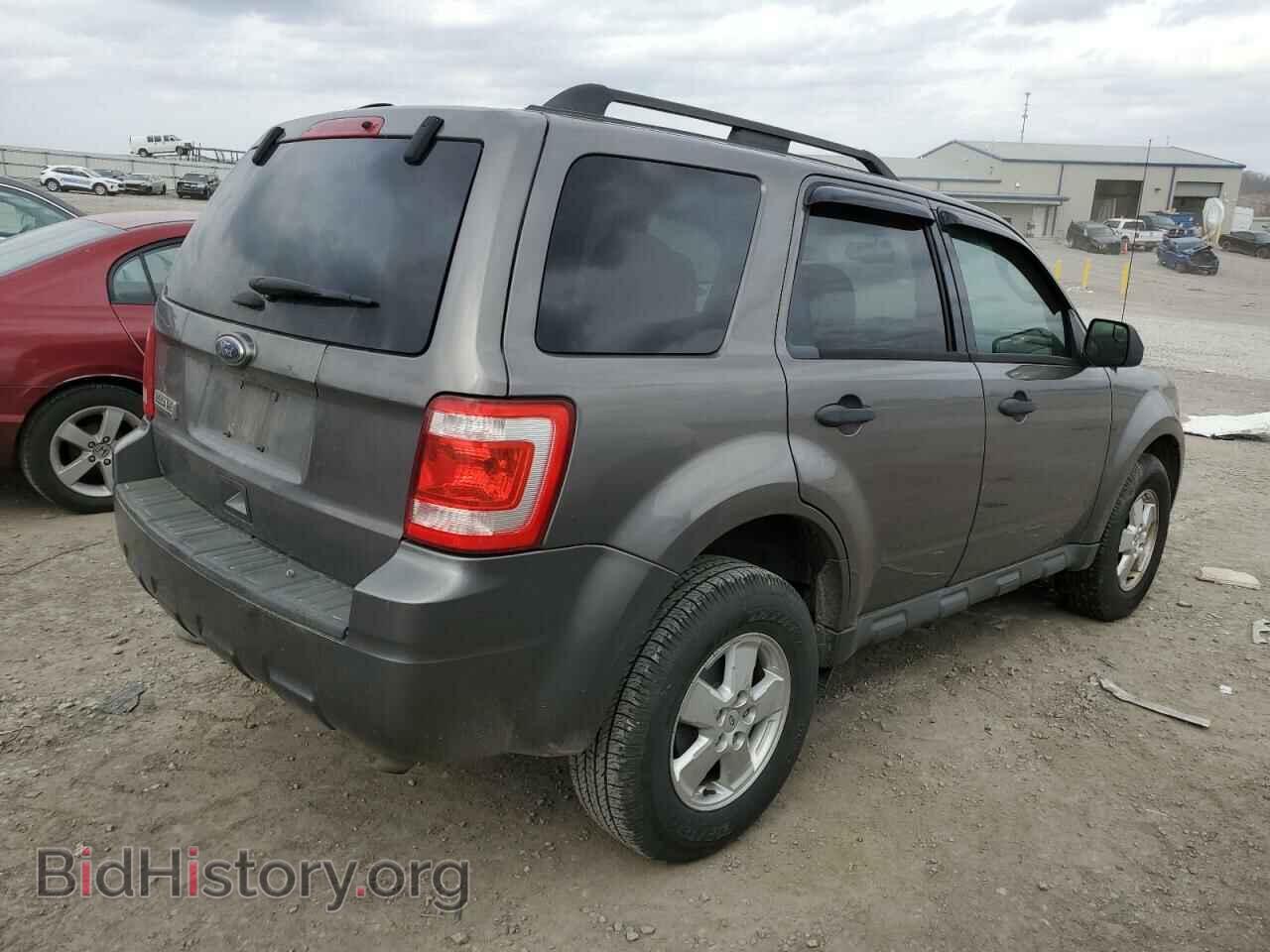 2011 FORD ESCAPE - VIN: 1FMCU0D71BKC18685 - Фото 3