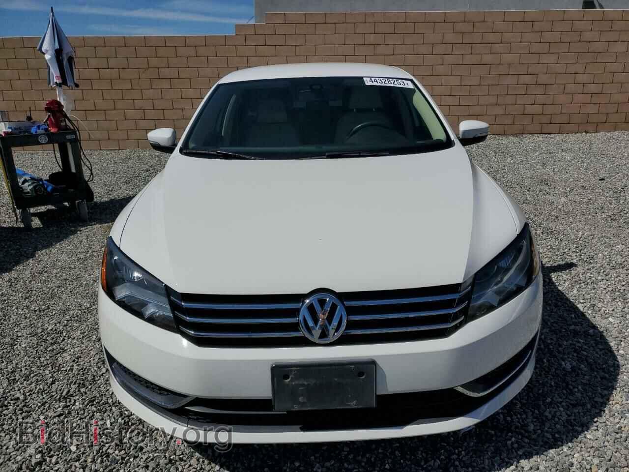 2015 VOLKSWAGEN PASSAT - VIN: 1VWAT7A33FC067743 - Фото 5