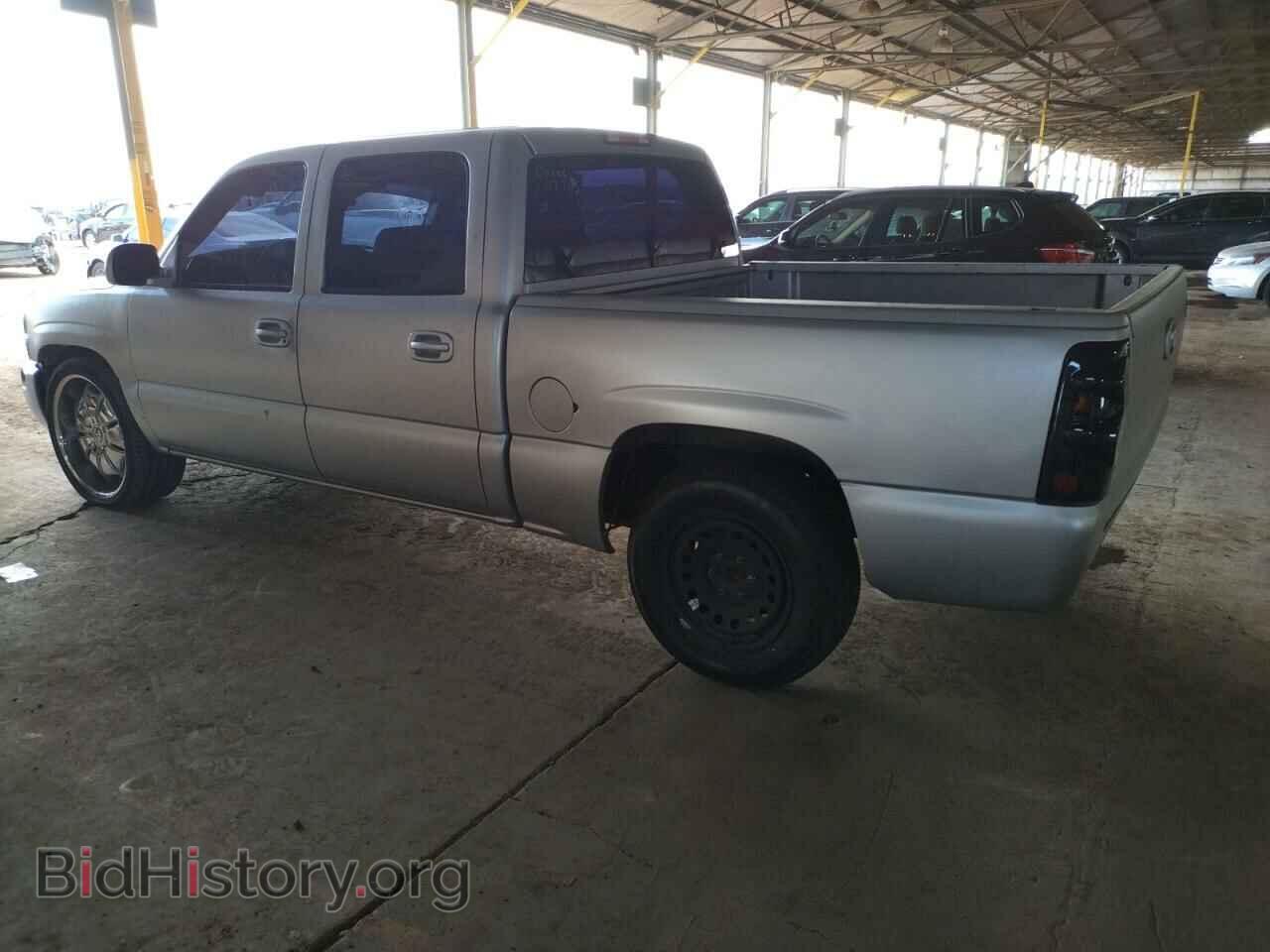 2007 GMC SIERRA - VIN: 2GTEC13V571175739 - Фото 2