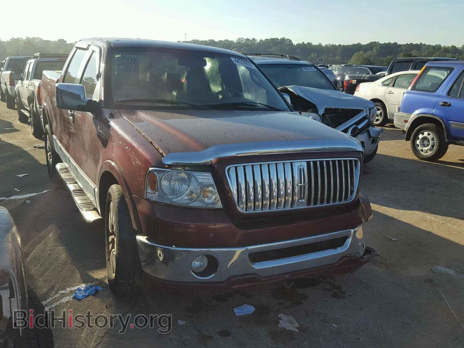 Photo 5LTPW16596FJ25037 - LINCOLN MARK LT 2006
