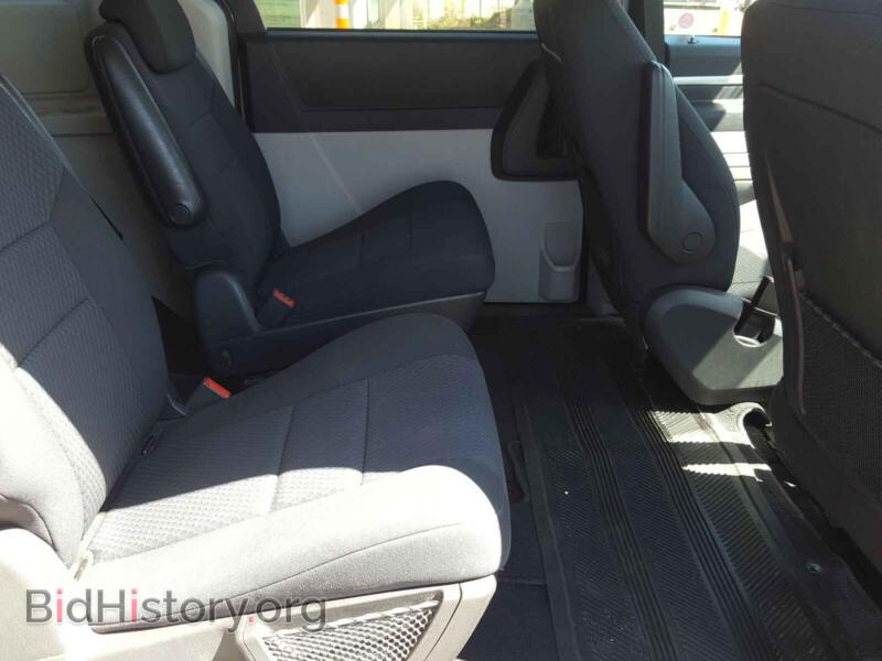 2010 Dodge CARAVAN (VIN 2D4RN4DE3AR269979) — фото 6 из 10