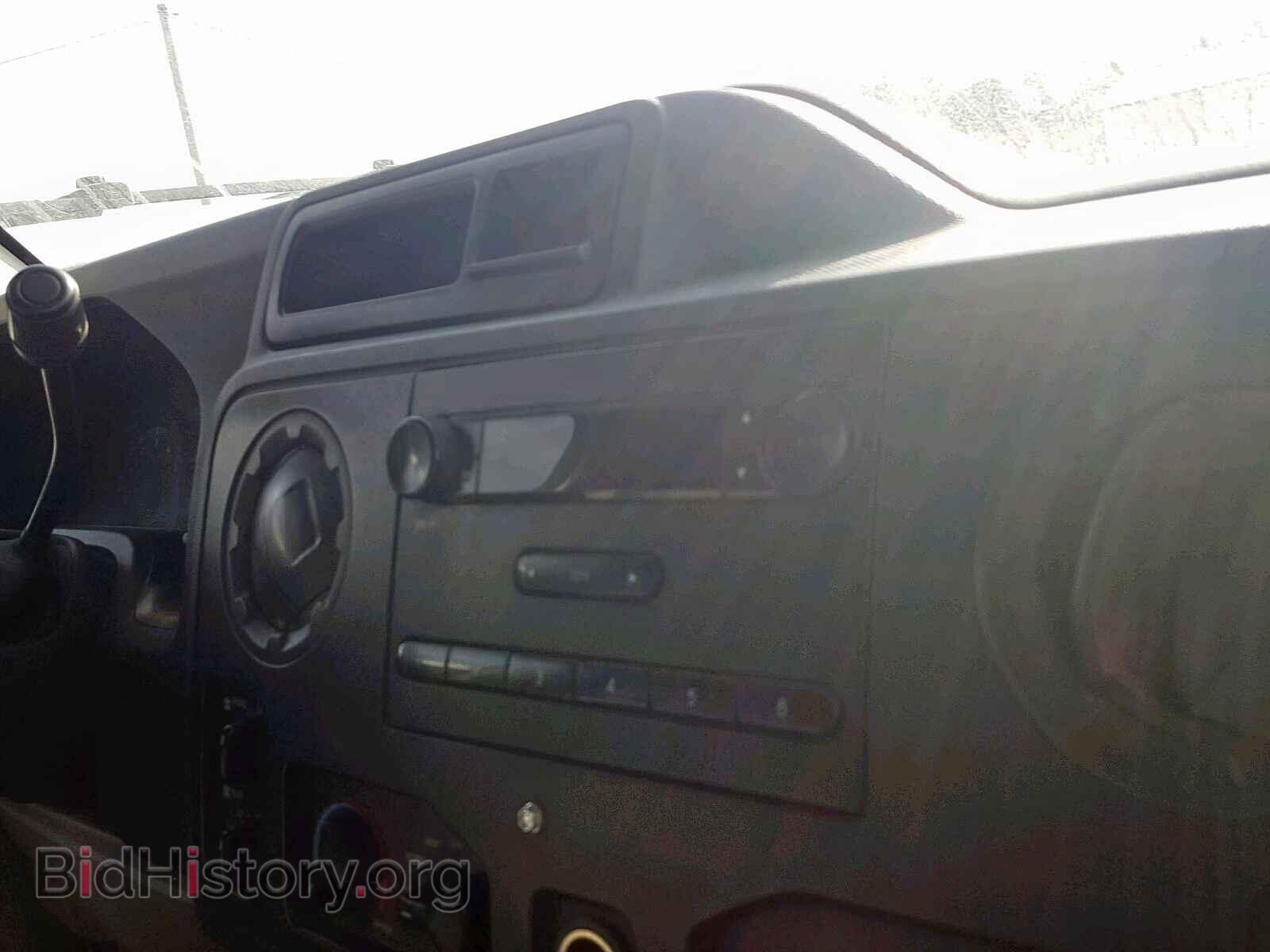 2011 FORD ECONOLINE - VIN: 1FBNE3BL2BDA17995 - Photo 9