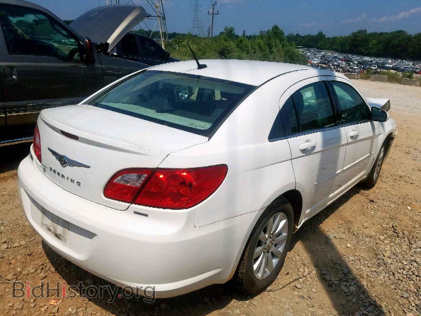 2010 CHRYSLER SEBRING - VIN: 1C3CC5FD0AN194534 - Фото 4