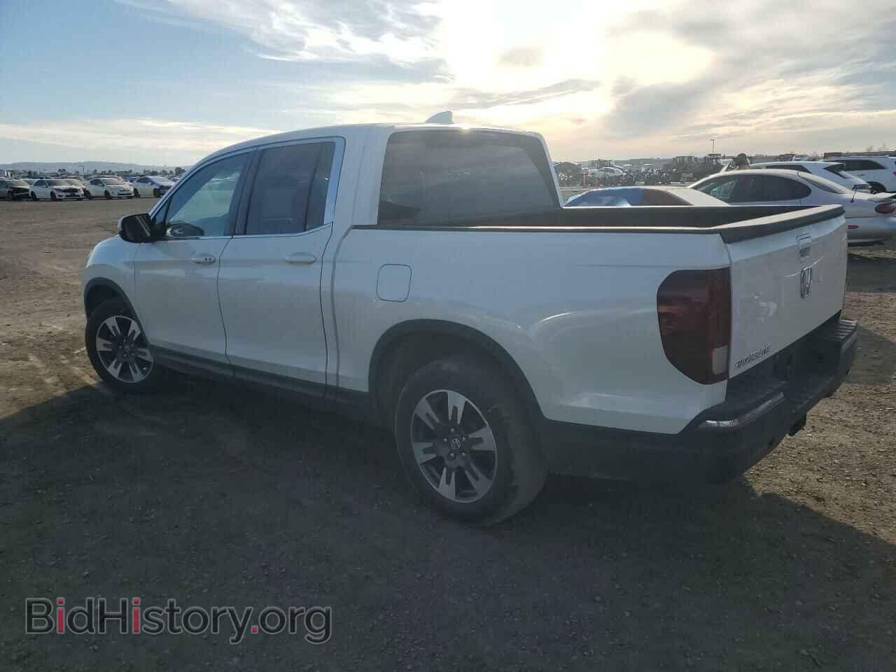 2017 HONDA RIDGELINE - VIN: 5FPYK2F67HB001798 - Фото 2