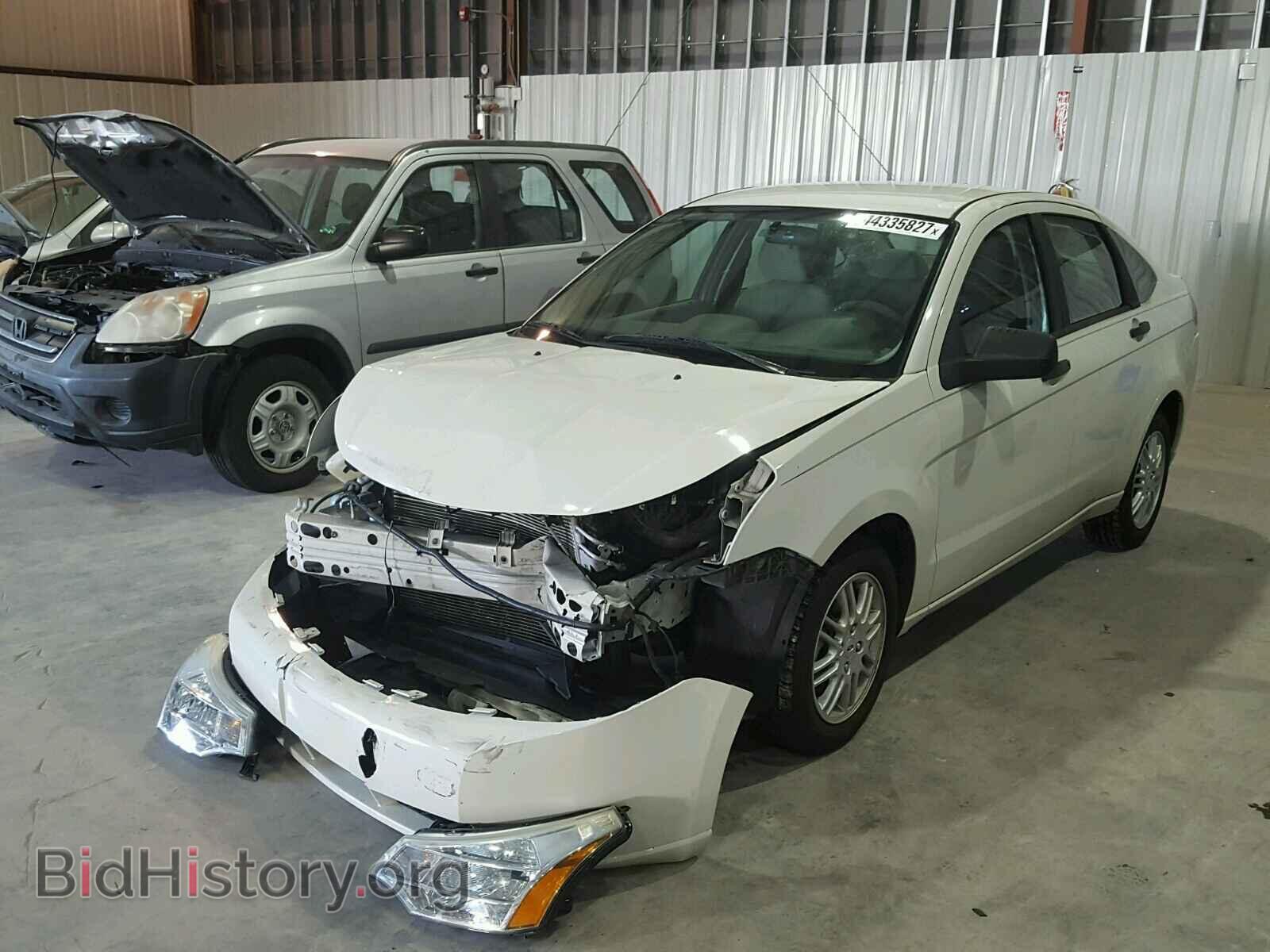 2011 FORD FOCUS - VIN: 1FAHP3FN0BW129011 - Фото 2