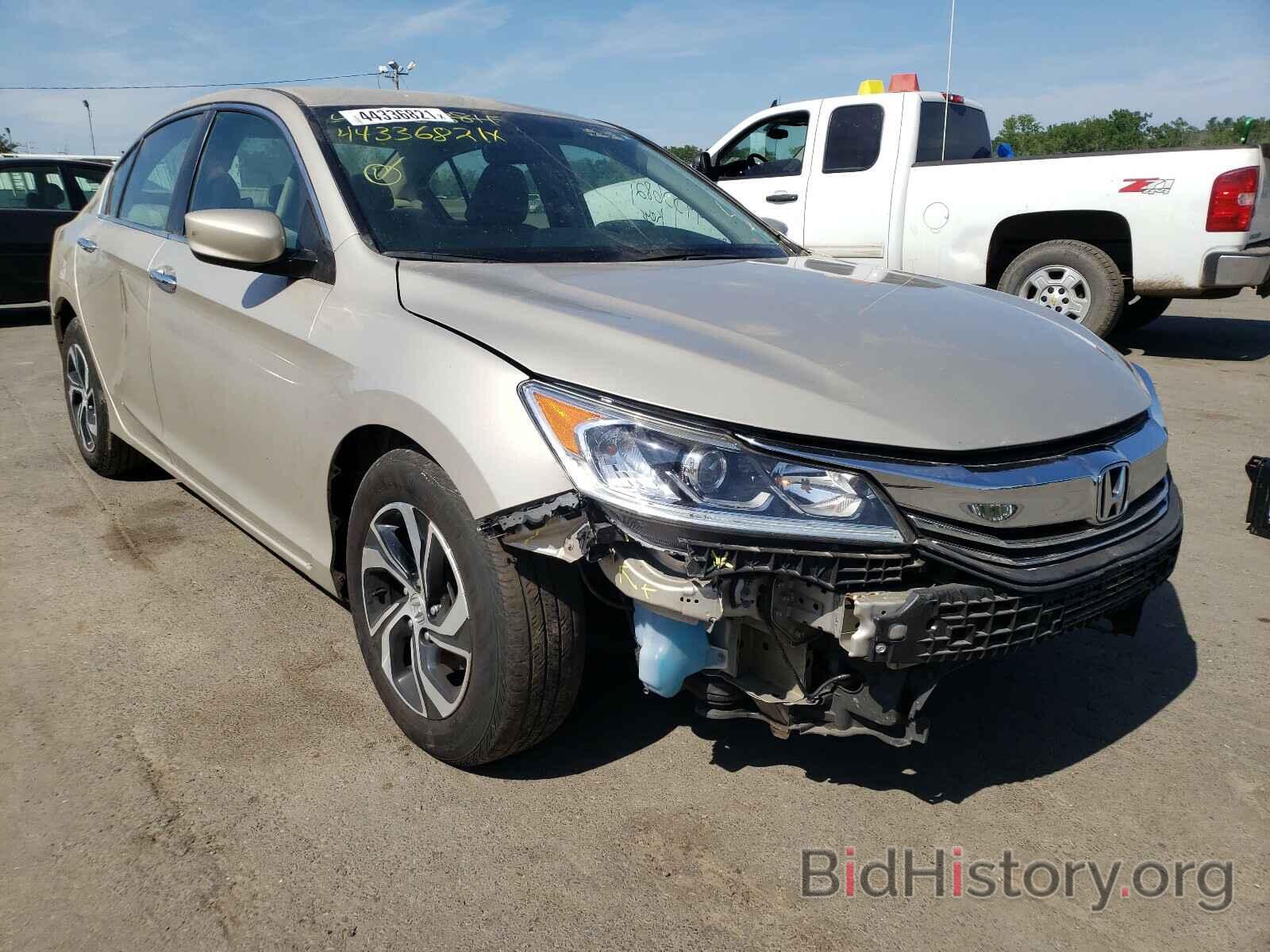 Photo 1HGCR2F37HA215298 - HONDA ACCORD 2017