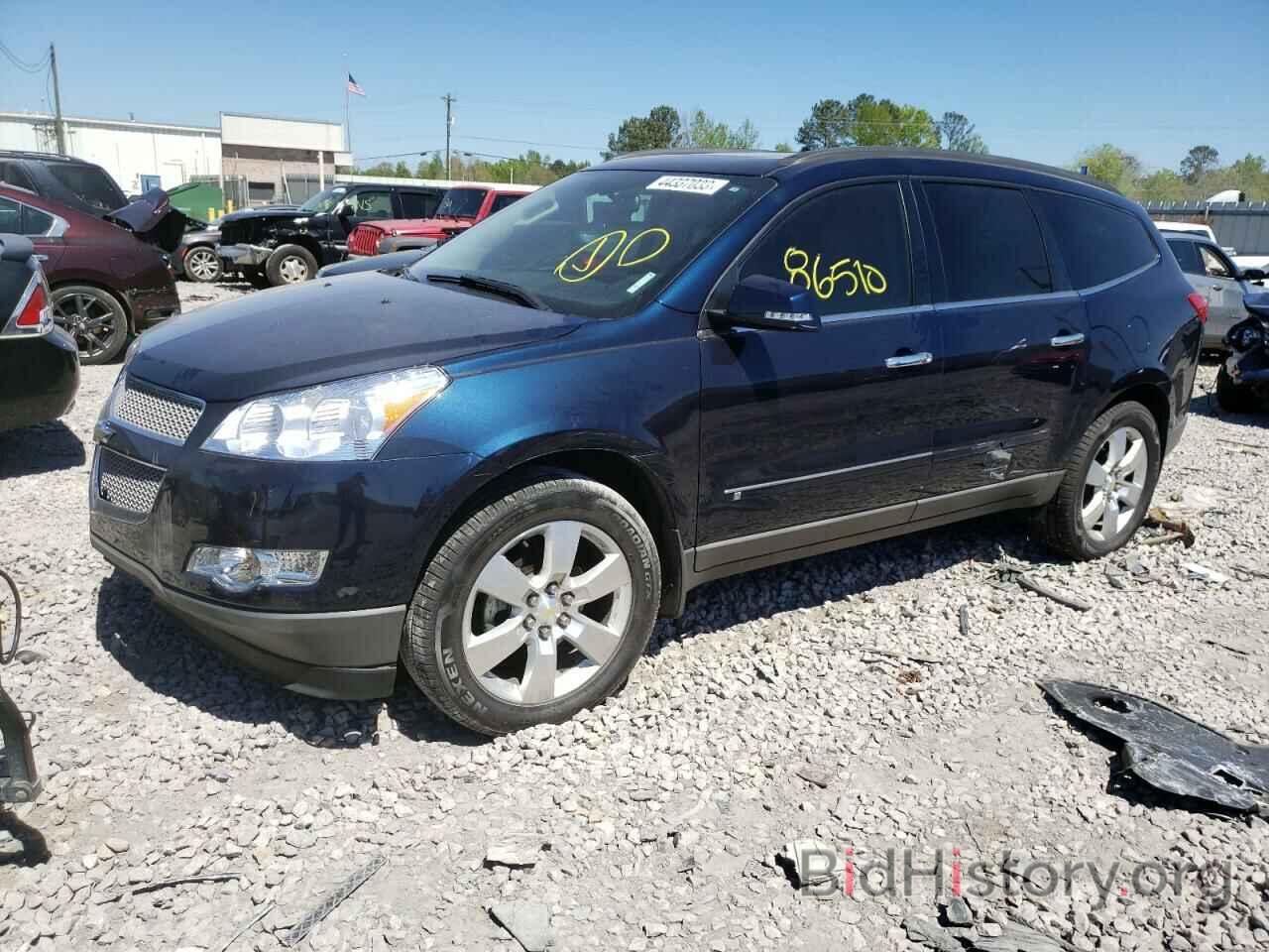 Photo 1GNLRHED1AS102949 - CHEVROLET TRAVERSE 2010