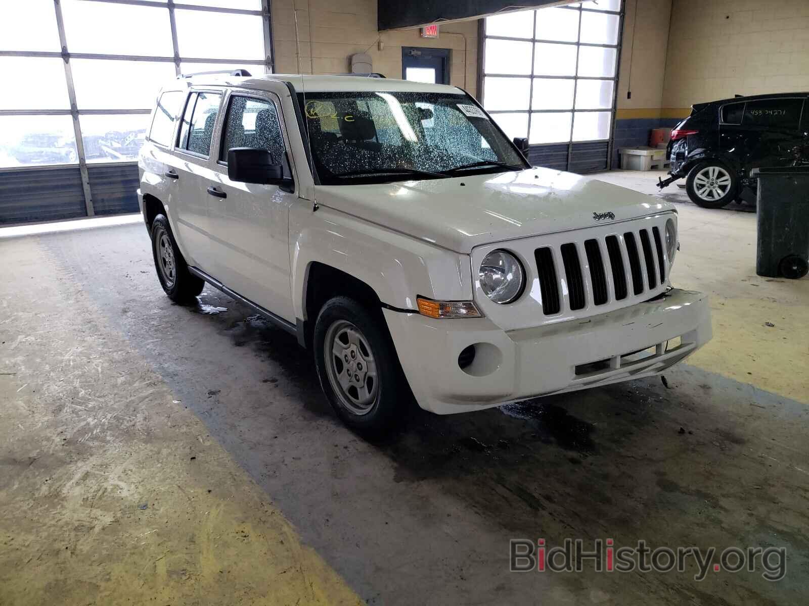 Photo 1J4NT2GA5AD639728 - JEEP PATRIOT 2010