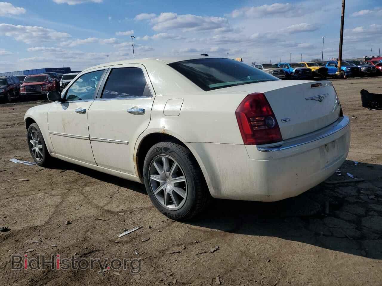 2009 CHRYSLER 300 - VIN: 2C3KK33V69H591850 - Фото 2