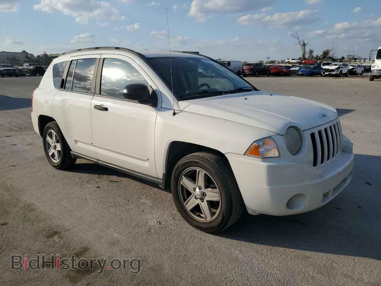 2008 JEEP COMPASS - VIN: 1J8FT47018D780764 - Фото 4