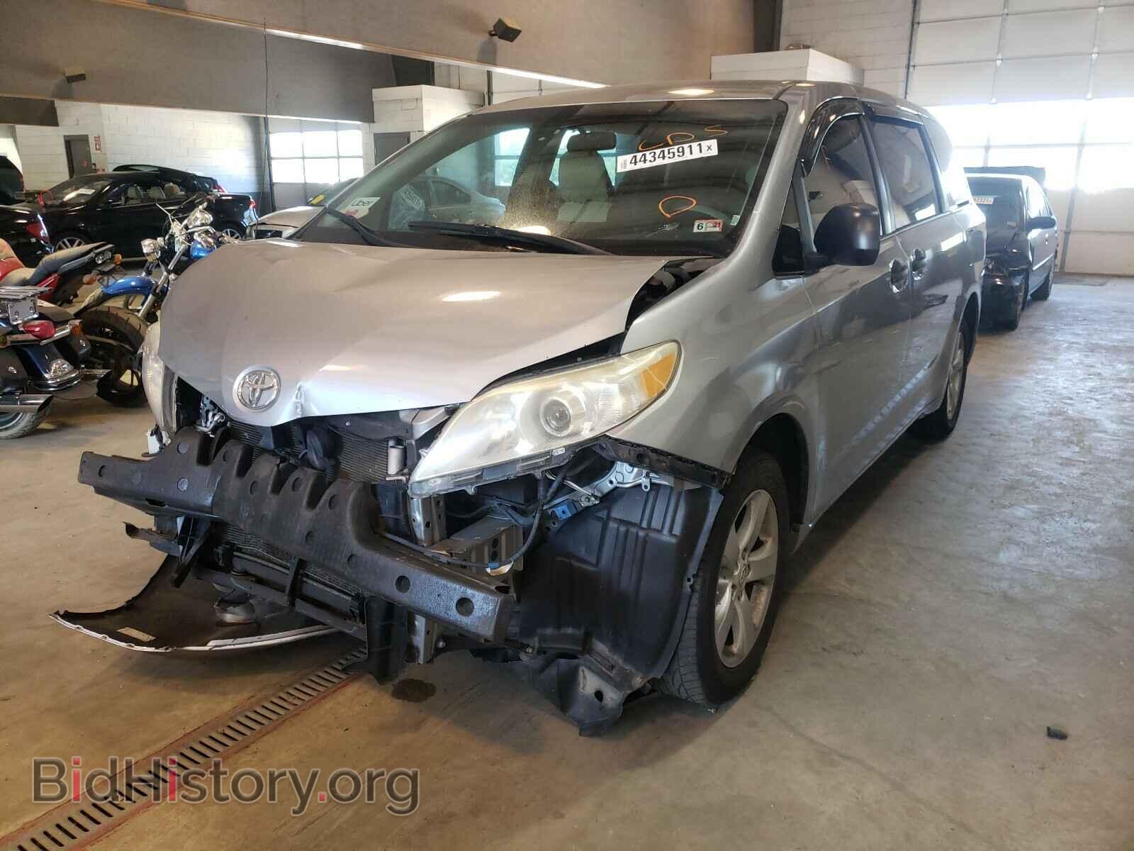 2012 TOYOTA SIENNA - VIN: 5TDKA3DC4CS012892 - Фото 2