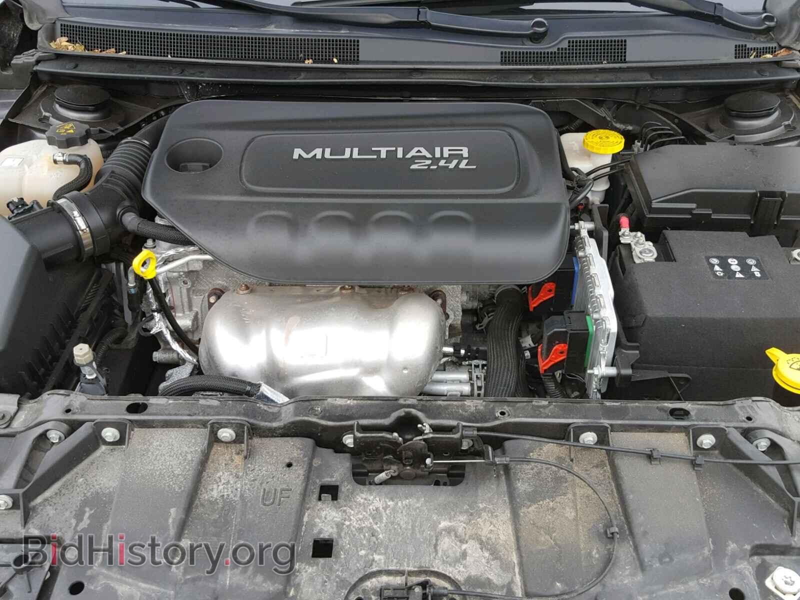2016 CHRYSLER 200 - VIN: 1C3CCCAB7GN132860 - Фото 7