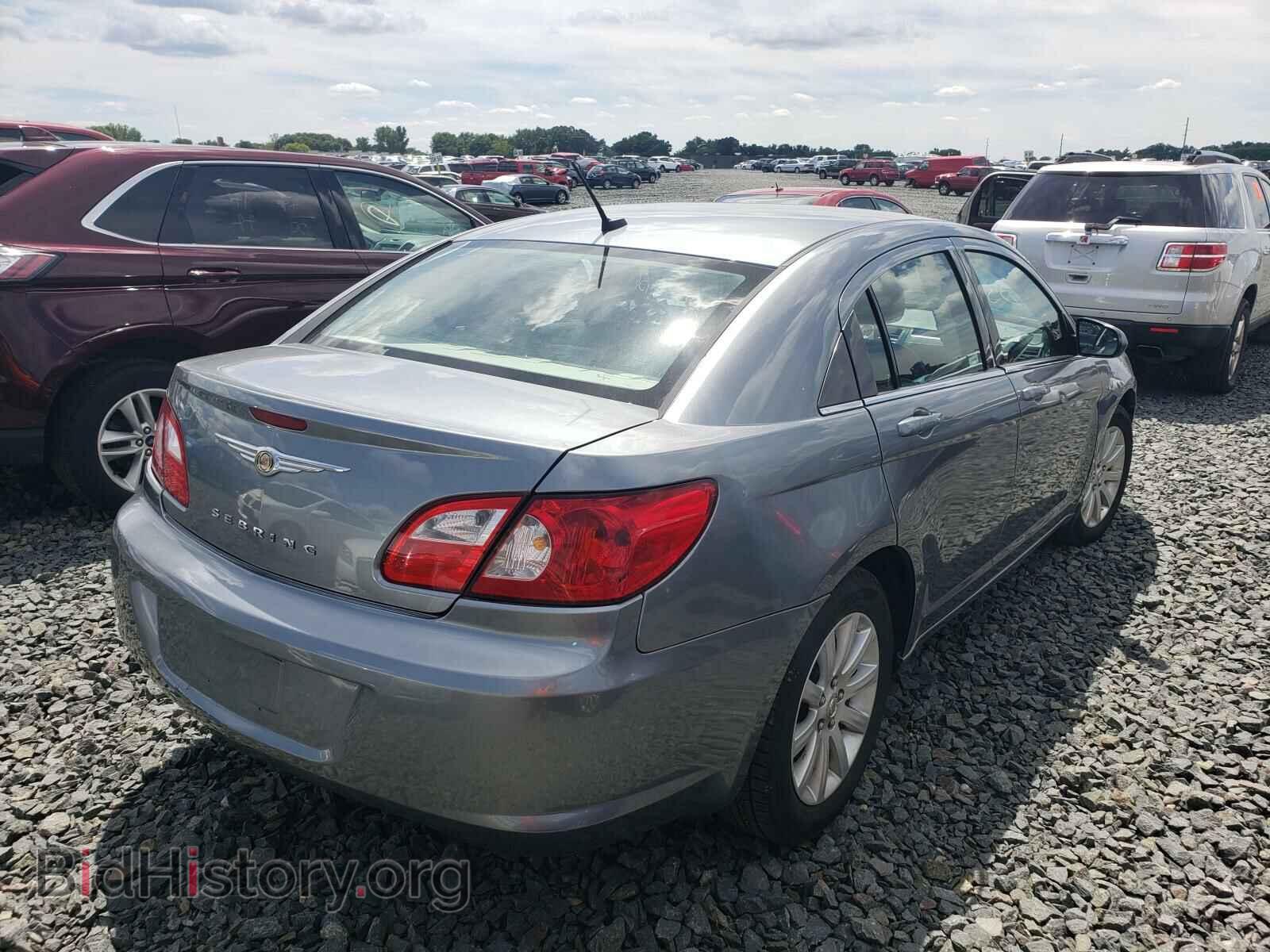 2010 CHRYSLER SEBRING - VIN: 1C3CC5FB2AN192895 - Фото 4