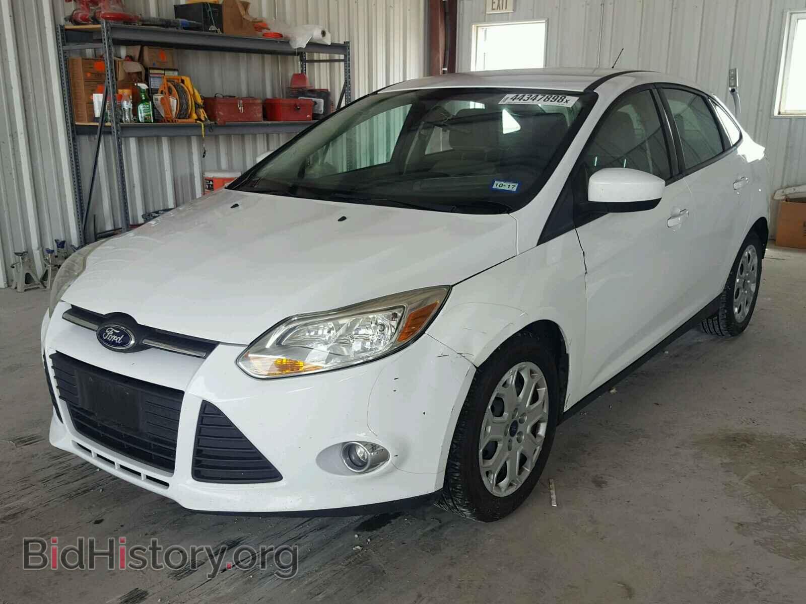 2012 Ford FOCUS (VIN 1FAHP3F29CL455897) — фото 2 из 10