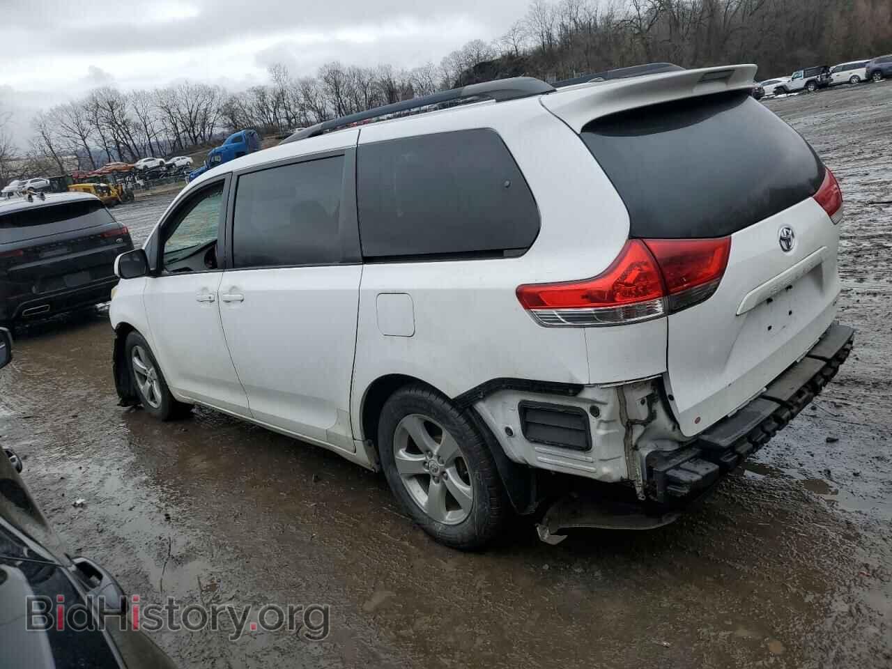 2011 TOYOTA All Models - VIN: 5TDKK3DC5BS070232 - Фото 2