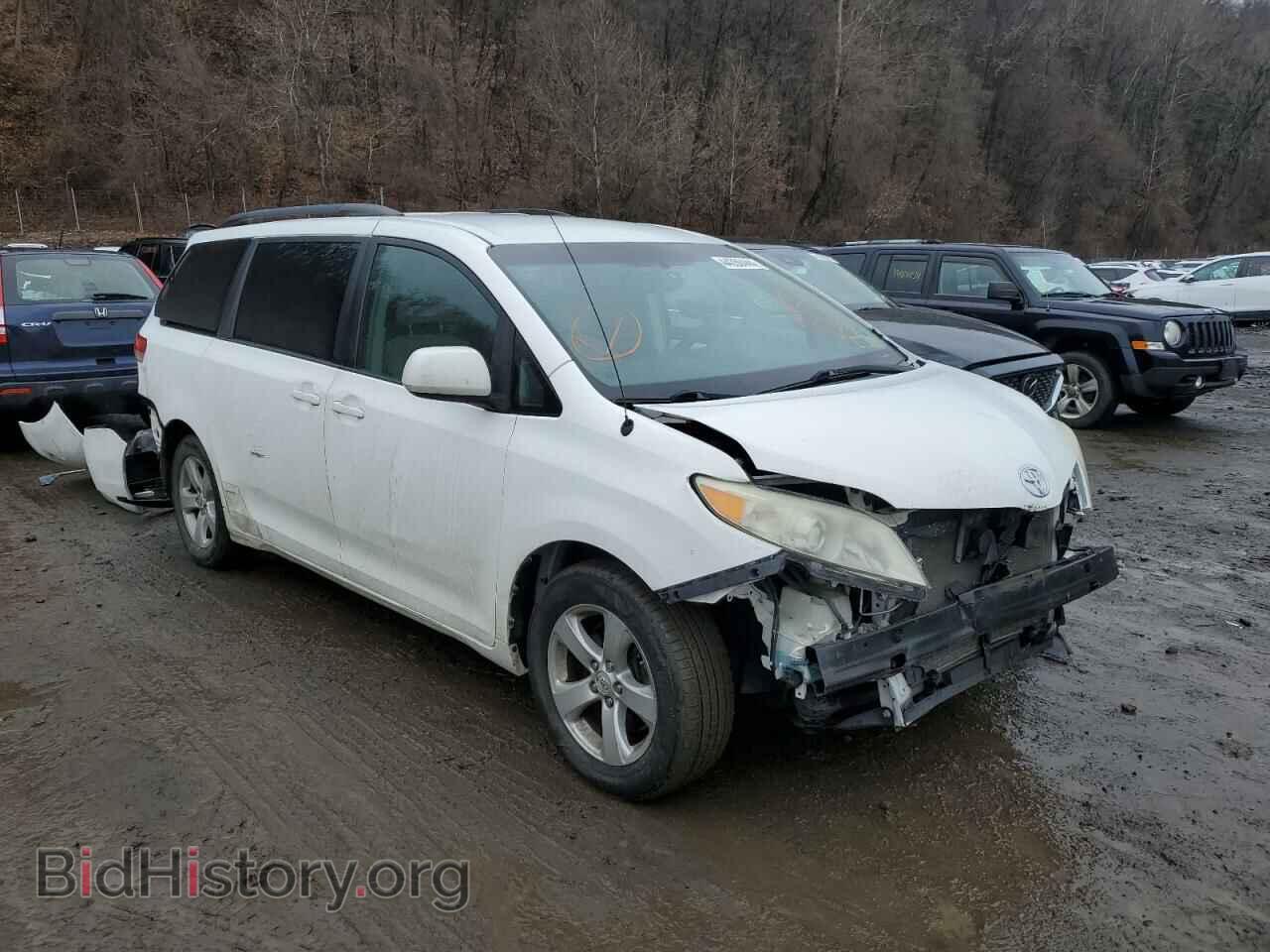 2011 TOYOTA All Models - VIN: 5TDKK3DC5BS070232 - Фото 4