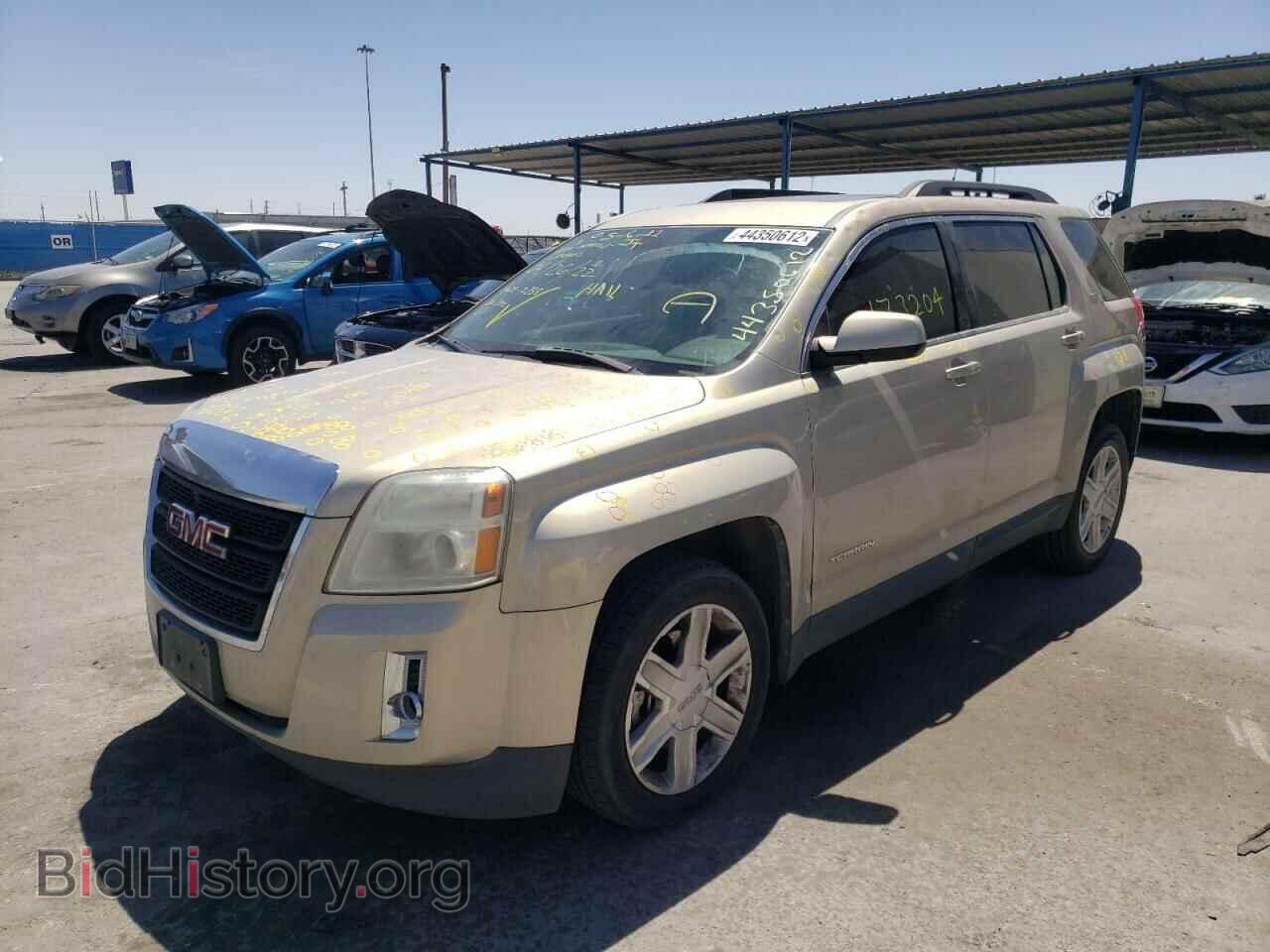 2011 GMC TERRAIN - VIN: 2CTFLUE55B6322158 - Photo 2