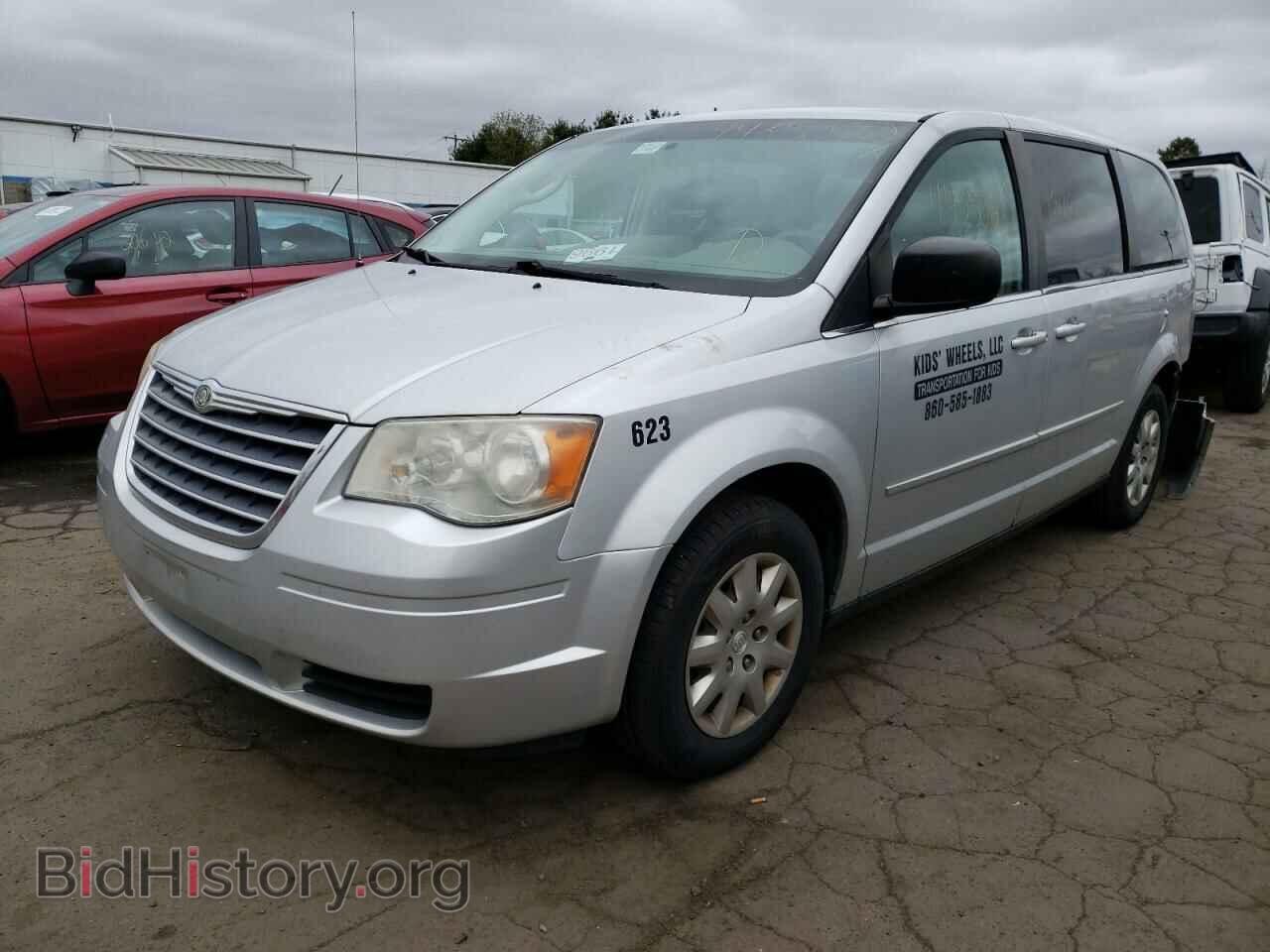 2010 CHRYSLER MINIVAN - VIN: 2A4RR4DE3AR304855 - Photo 2