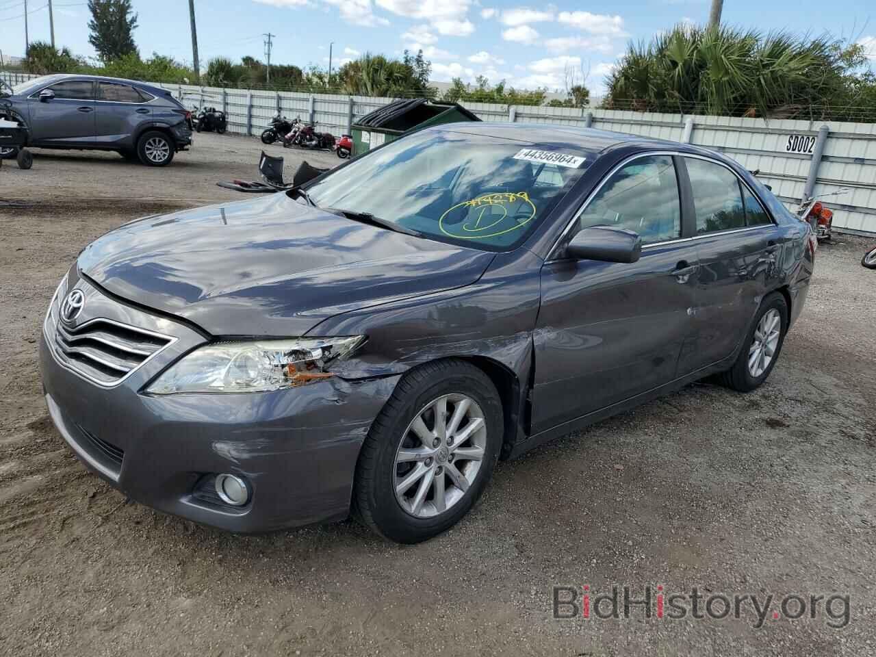 Photo 4T4BF3EK2BR184258 - TOYOTA CAMRY 2011