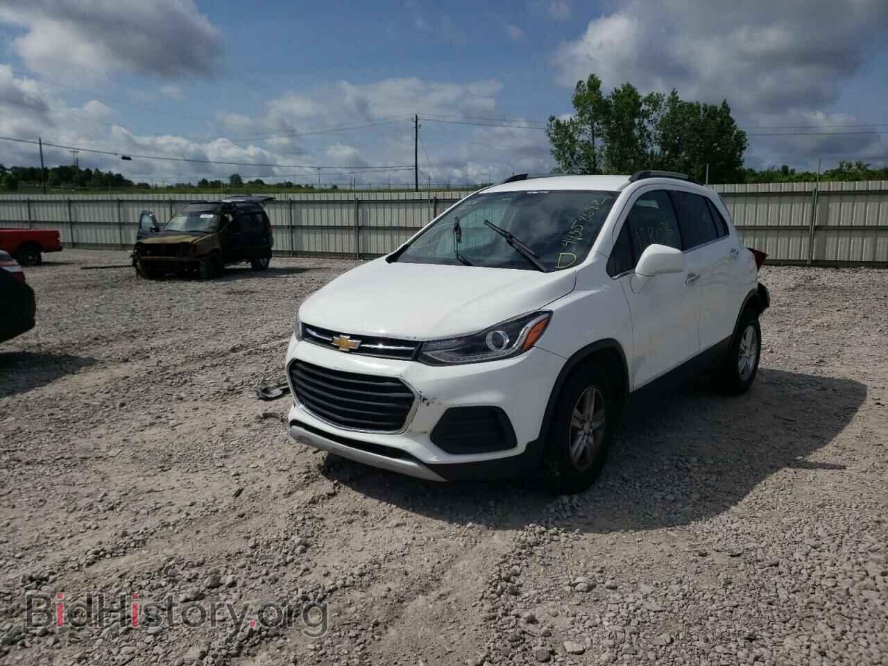 2017 CHEVROLET TRAX - VIN: 3GNCJLSB3HL205019 - Photo 2