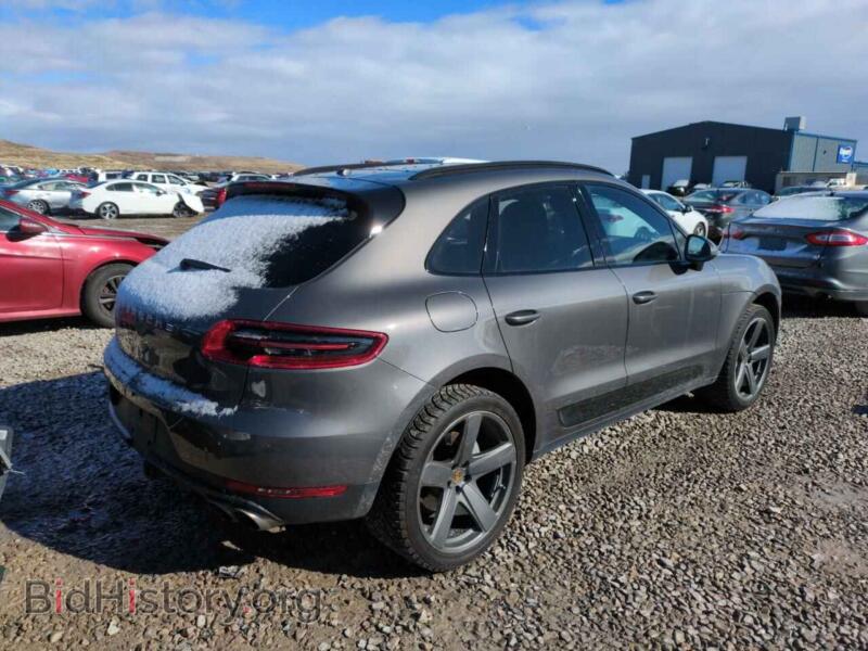 2016 Porsche MACAN (VIN WP1AB2A52GLB46735) — photo 3 of 12