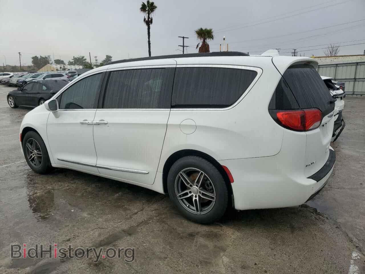 2017 CHRYSLER PACIFICA - VIN: 2C4RC1BG7HR611370 - Photo 2