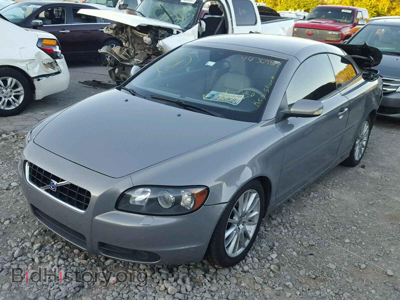 2007 VOLVO C70 - VIN: YV1MC68277J022626 - Фото 2