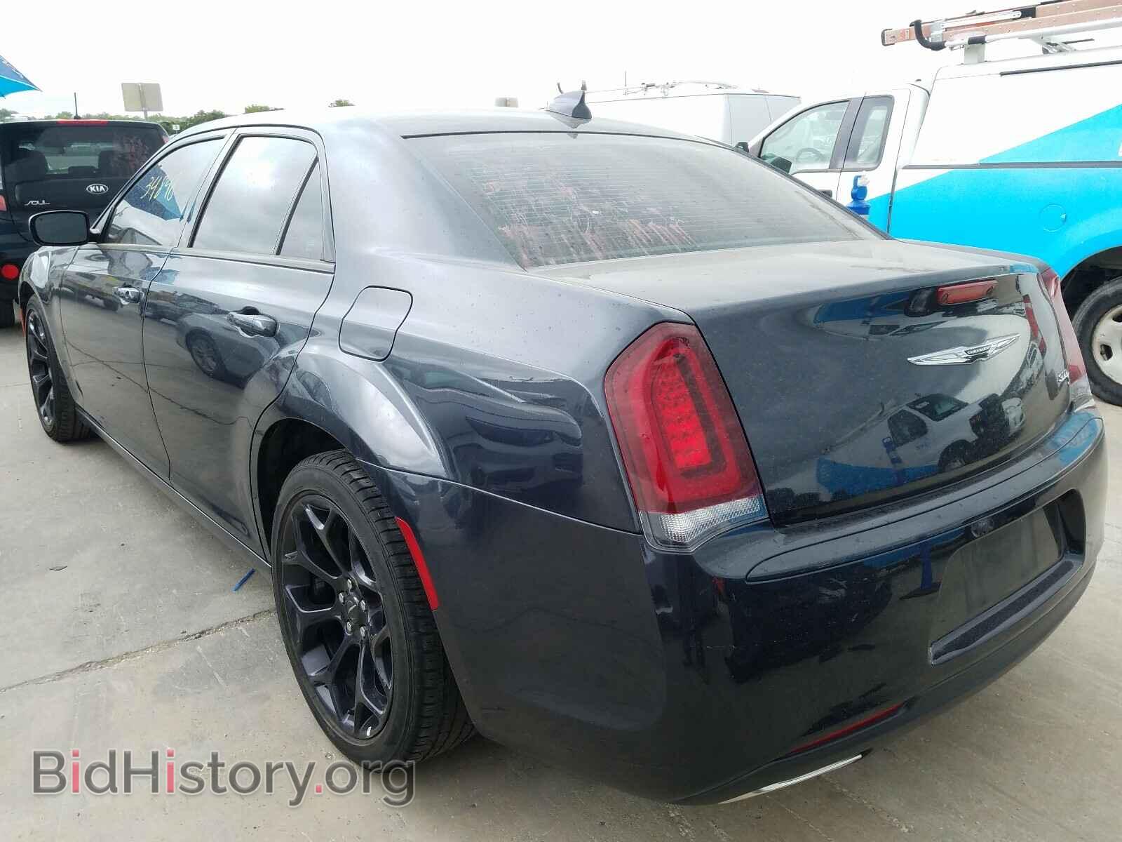 2019 CHRYSLER 300 - VIN: 2C3CCABG0KH516625 - Фото 3