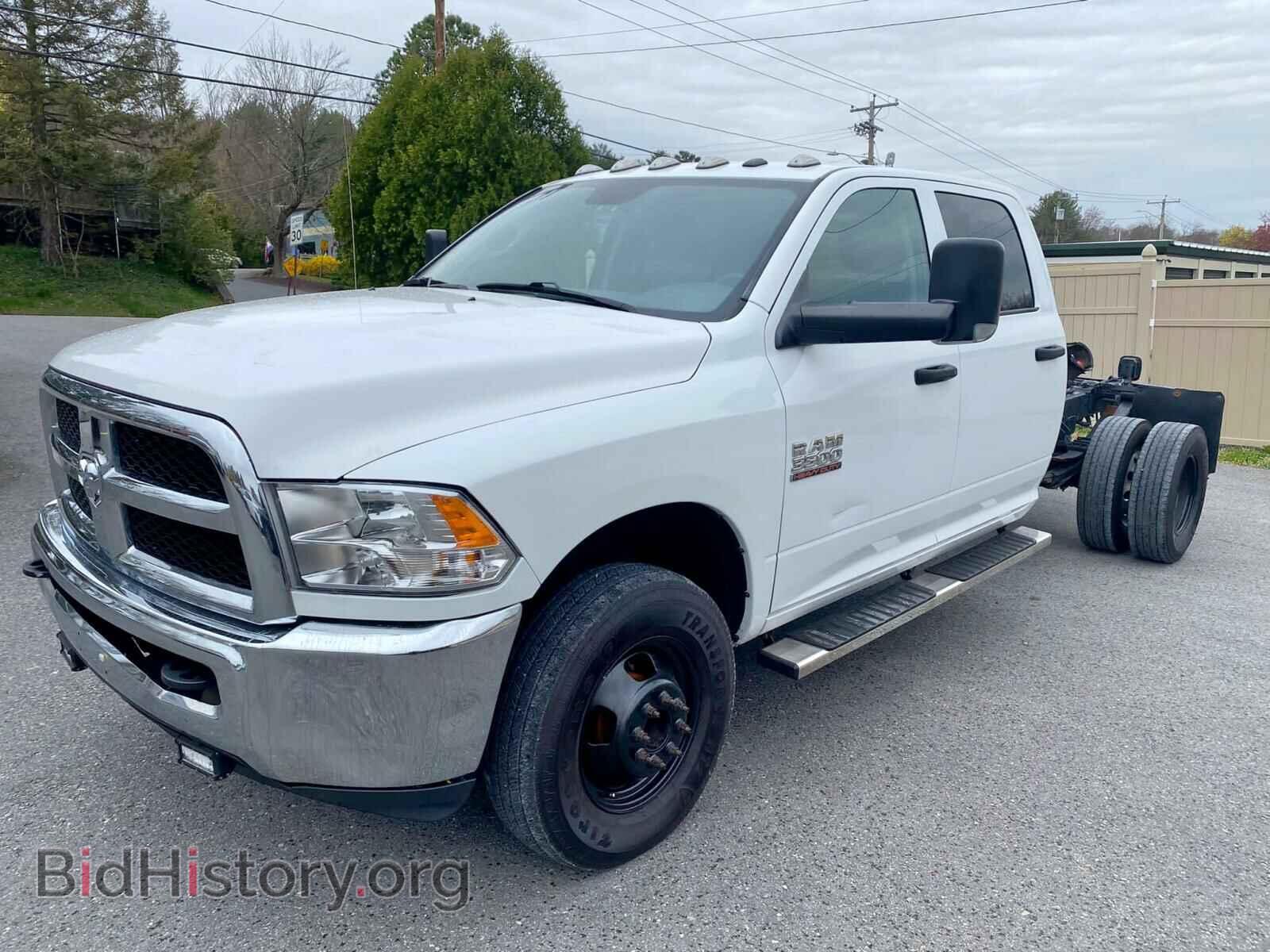 2018 RAM 3500 - VIN: 3C63RRGLXJG158972 - Фото 2
