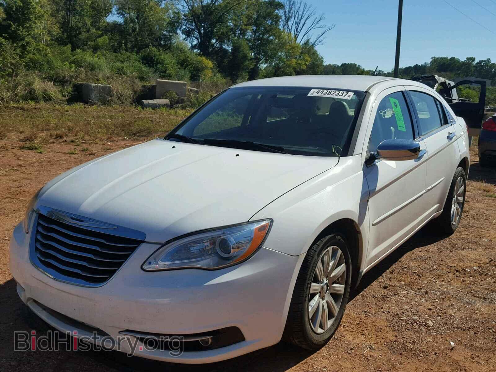 2013 CHRYSLER 200 - VIN: 1C3CCBCG0DN559196 - Фото 2
