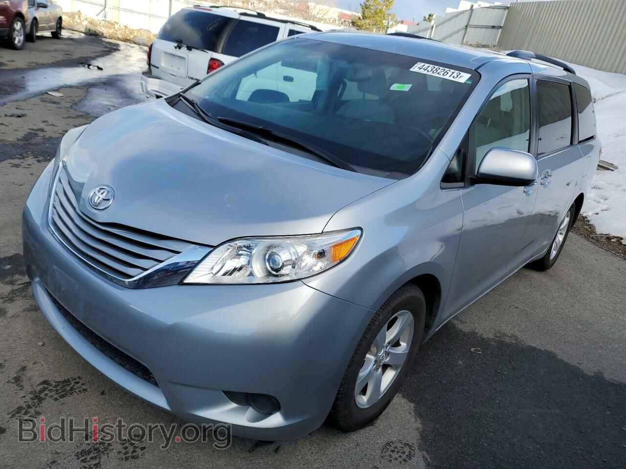 Фотография 5TDKZ3DC8HS853078 - TOYOTA SIENNA 2017