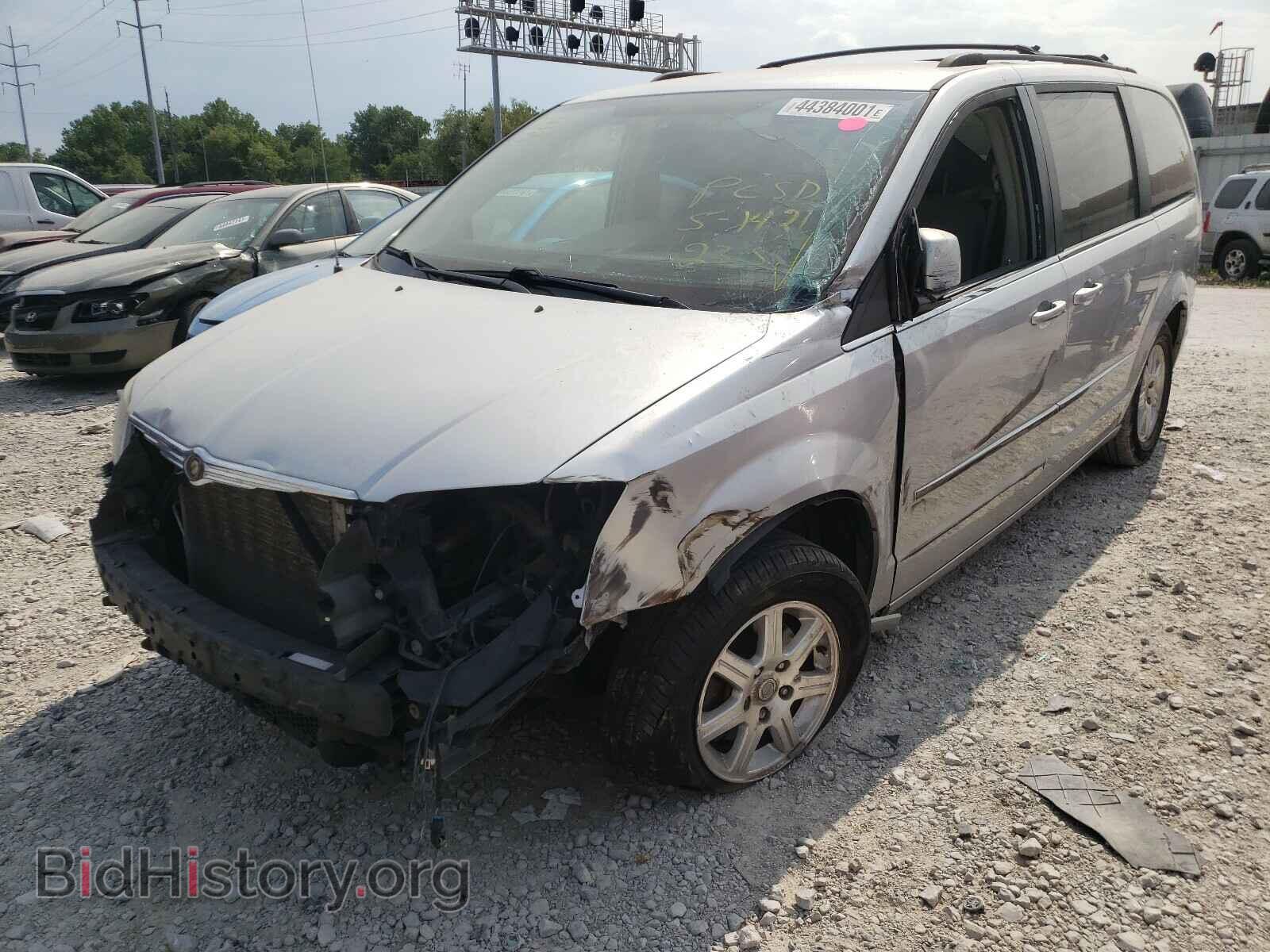 2008 CHRYSLER MINIVAN - VIN: 2A8HR54PX8R114935 - Фото 2