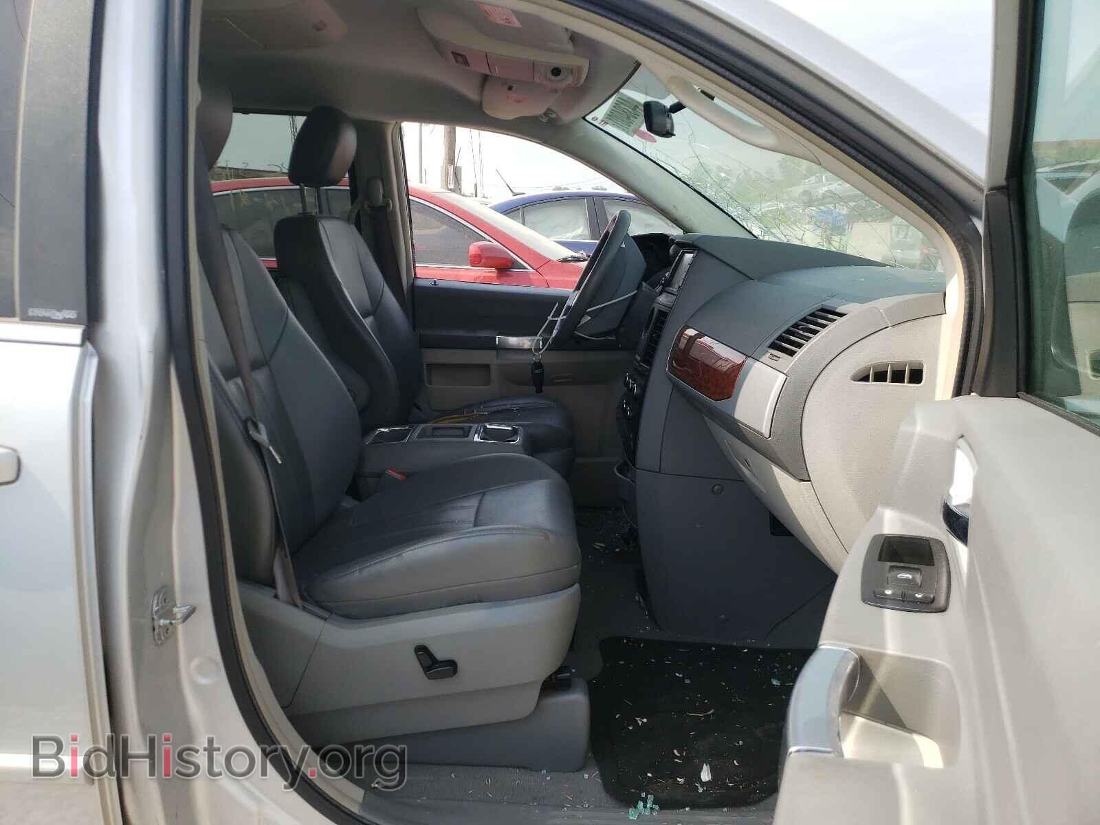 2008 CHRYSLER MINIVAN - VIN: 2A8HR54PX8R114935 - Фото 5