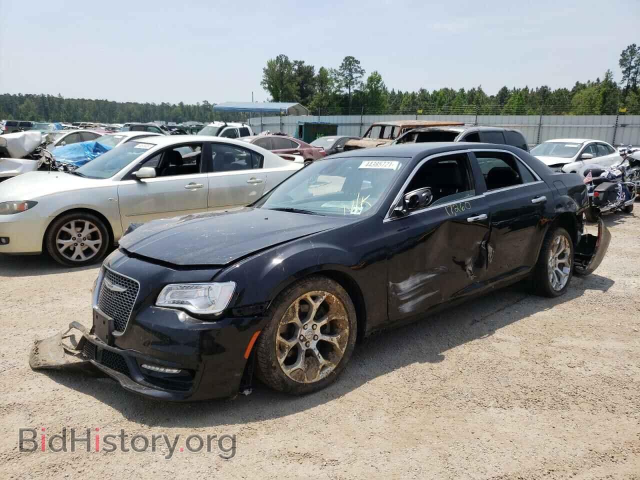 2019 CHRYSLER 300 - VIN: 2C3CCAPT0KH686232 - Фото 2