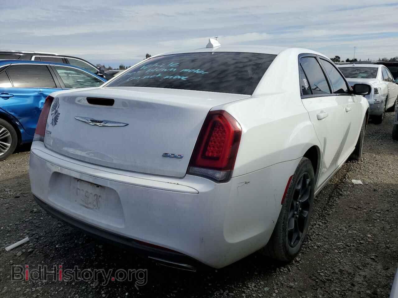 2019 CHRYSLER 300 - VIN: 2C3CCARG5KH691068 - Фото 3