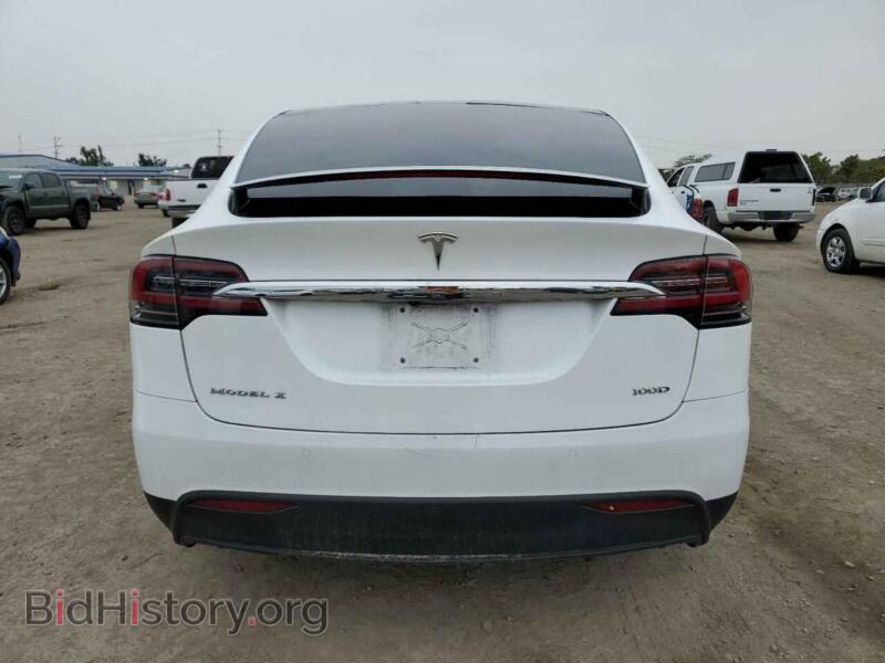 2017 Tesla MODEL X (VIN 5YJXCAE29HF052987) — фото 6 из 13
