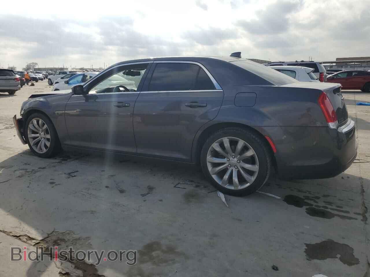 2017 CHRYSLER 300 - VIN: 2C3CCAAG4HH614521 - Фото 2