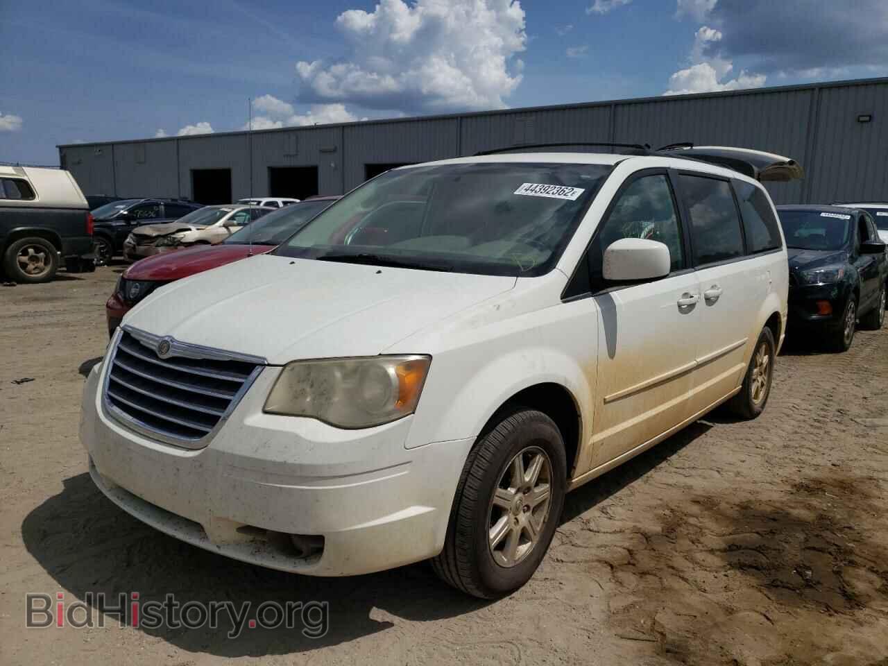2008 CHRYSLER MINIVAN - VIN: 2A8HR54P88R631487 - Фото 2